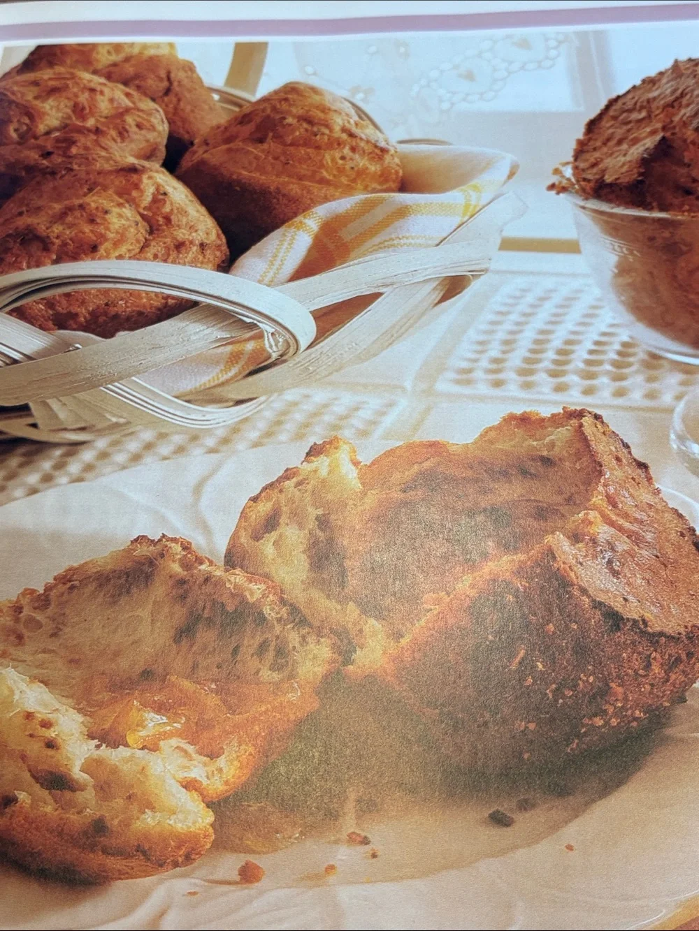 Vintage Better Homes And Gardens Complete Book of Baking cookbook